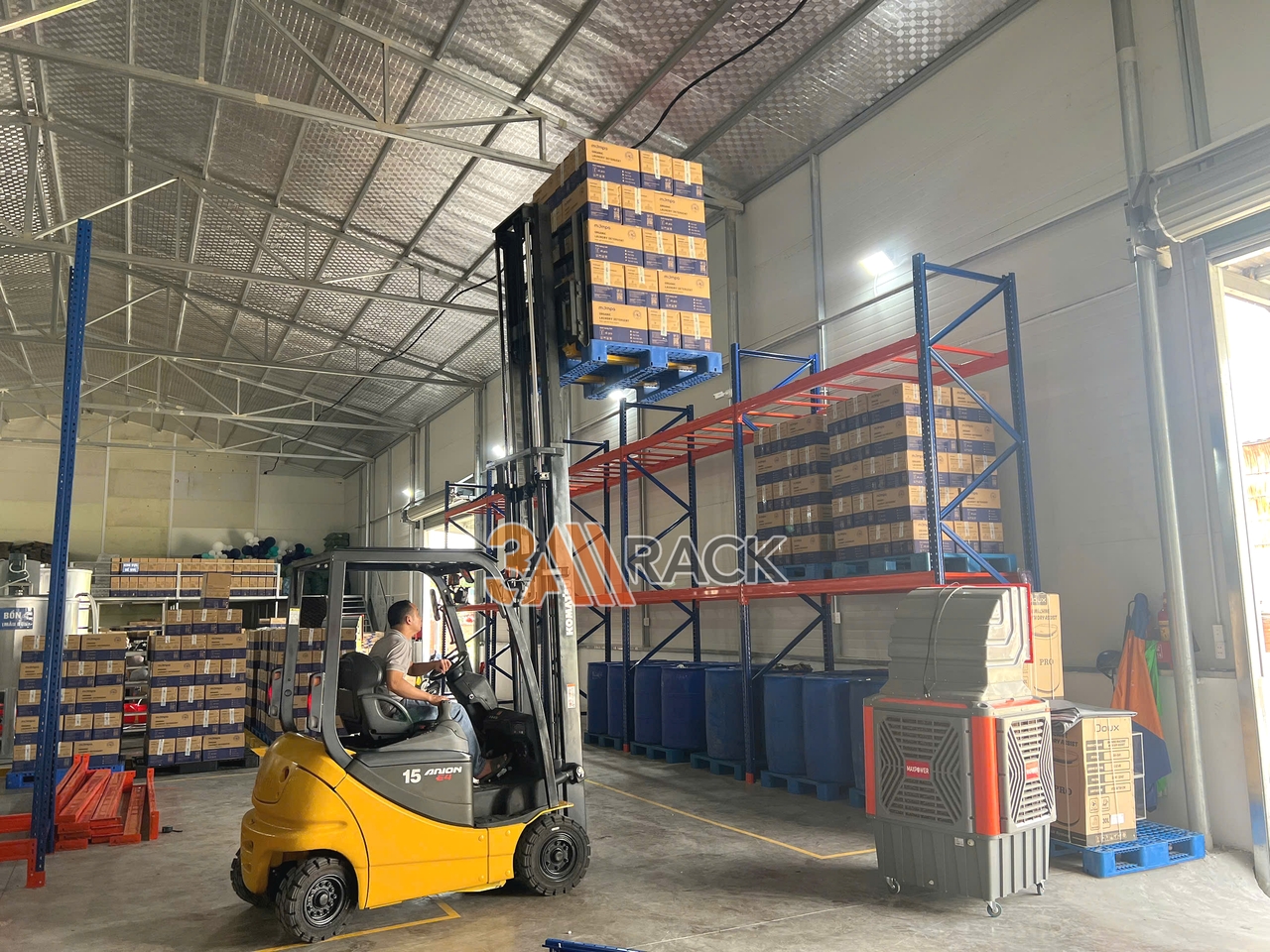 kích thước kệ công nghiệp pallet