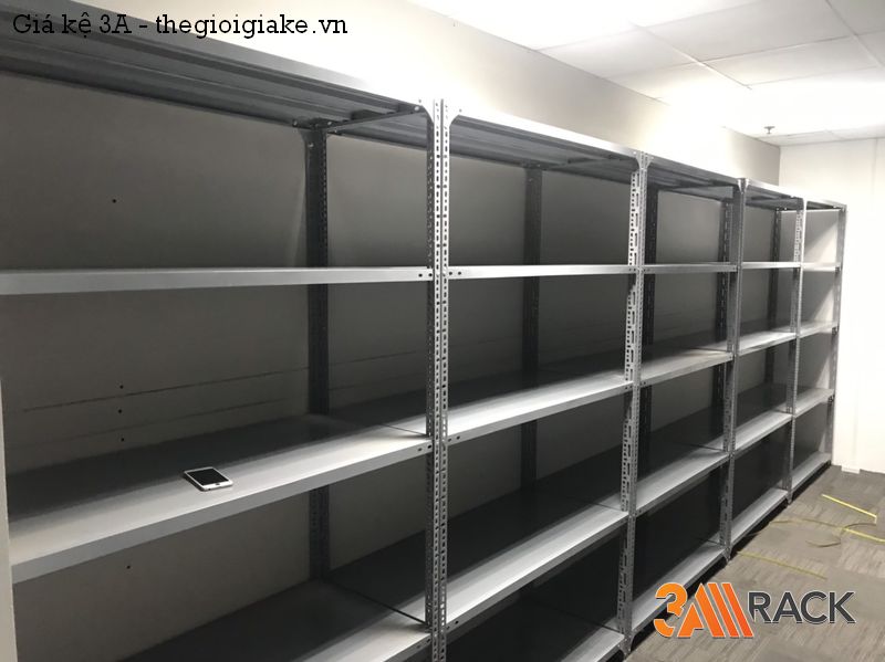 Kệ sắt để hàng vật tư điện nước tại Hoài Đức