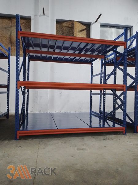 Kệ sắt để vật tư, linh kiện trong xưởng tại Long Biên