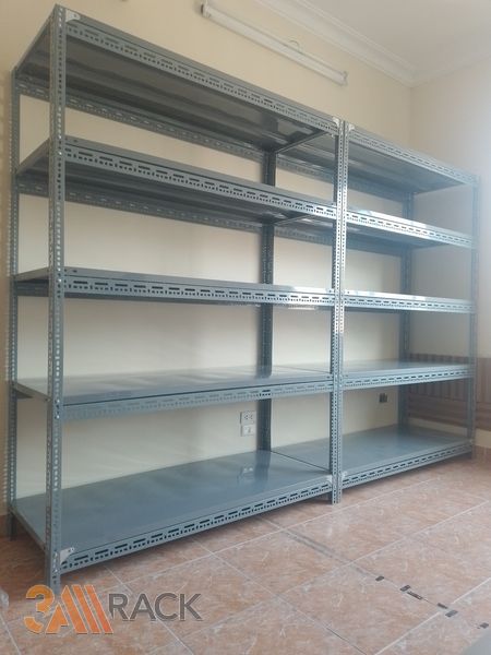 Kệ sắt để vật tư, linh kiện trong xưởng tại Long Biên