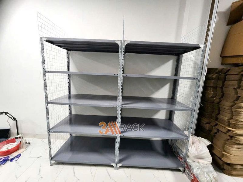 Kệ sắt 5 tầng tại Thanh Xuân — Giải pháp lưu trữ bền, gọn, tiết kiệm cho doanh nghiệp & gia đình