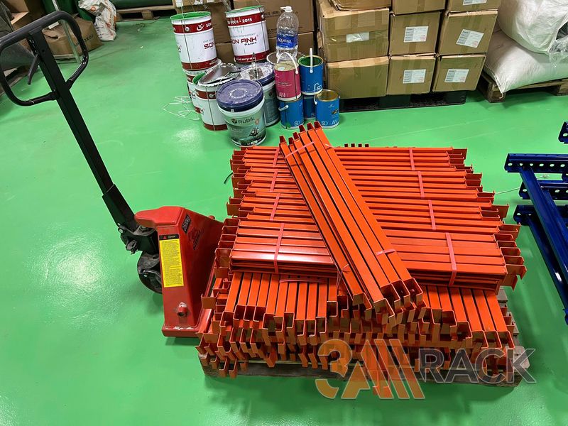 Kệ sắt kho hàng tải nặng tại Hưng Yên